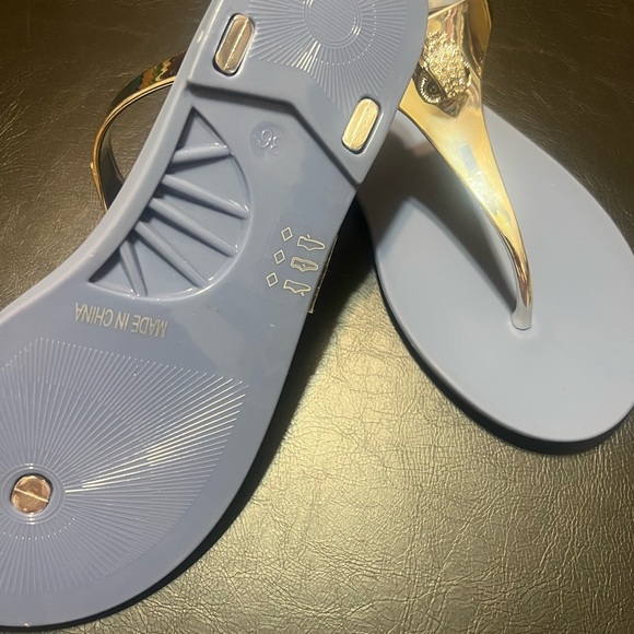 Kurt Geiger London Maddison T-Bar Metallic Silver and Blue Sandals Size 6 NEW - Picture 6 of 14